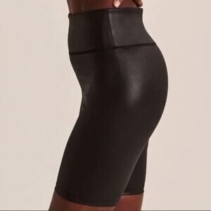 NWT Abercrombie & Fitch High-Rise Sheen Bike Shorts Women's Size M Black Pull-On